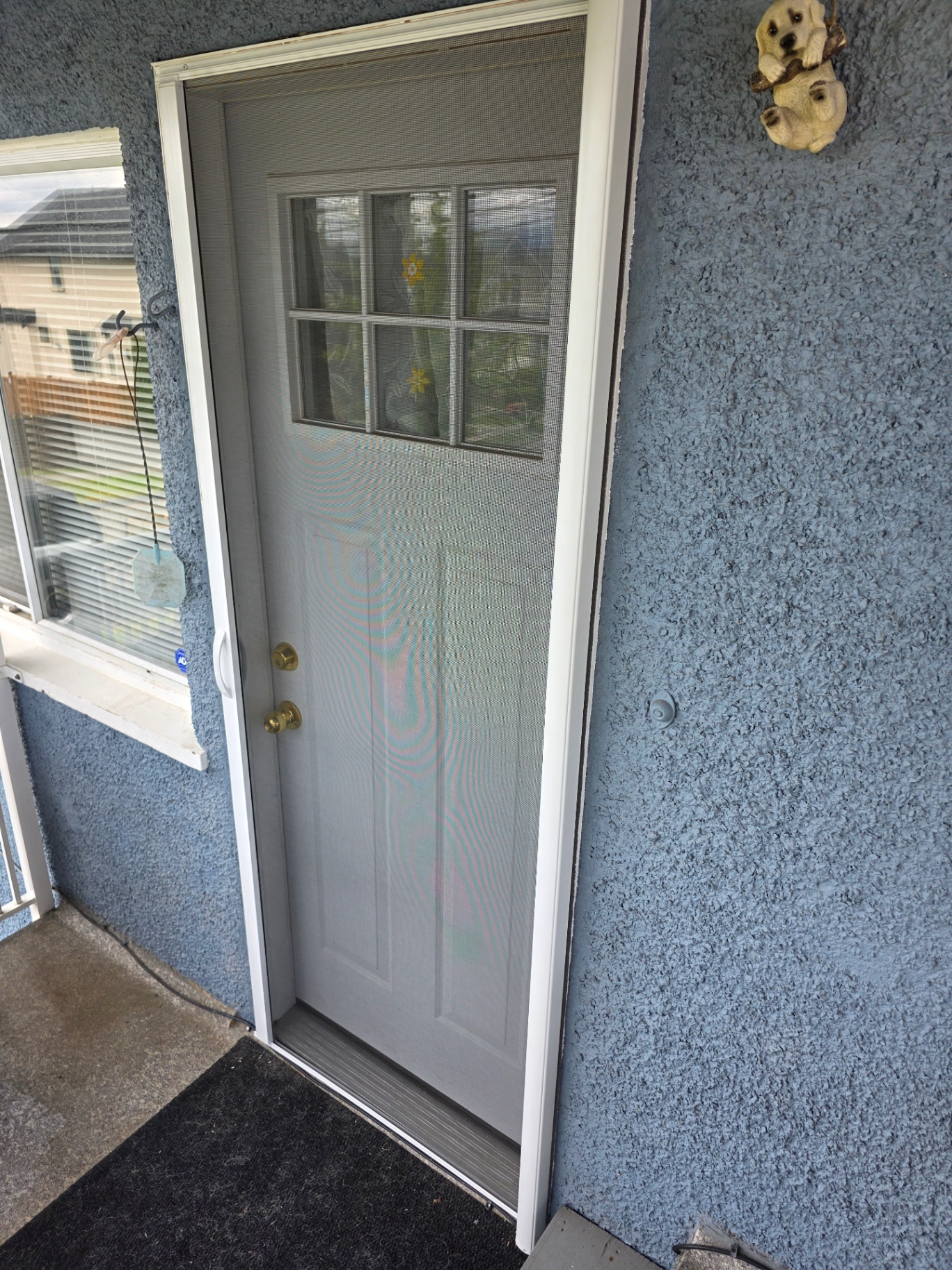 Mirage 1750 single door retractable screen installed