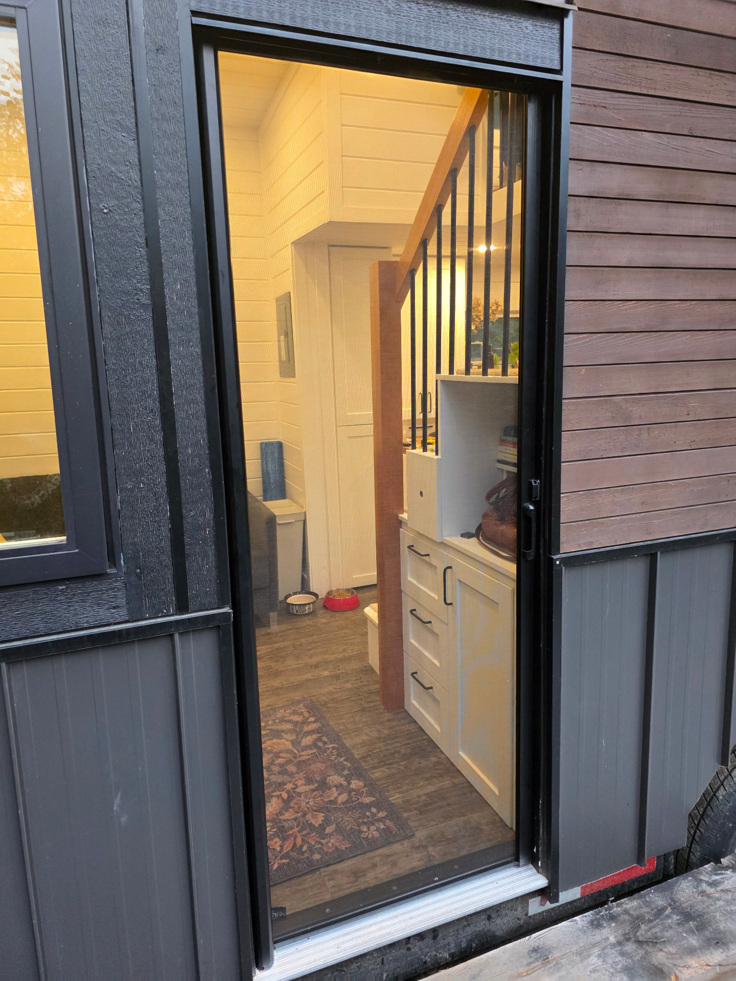 Mirage 1750R pet-resistant retractable screen