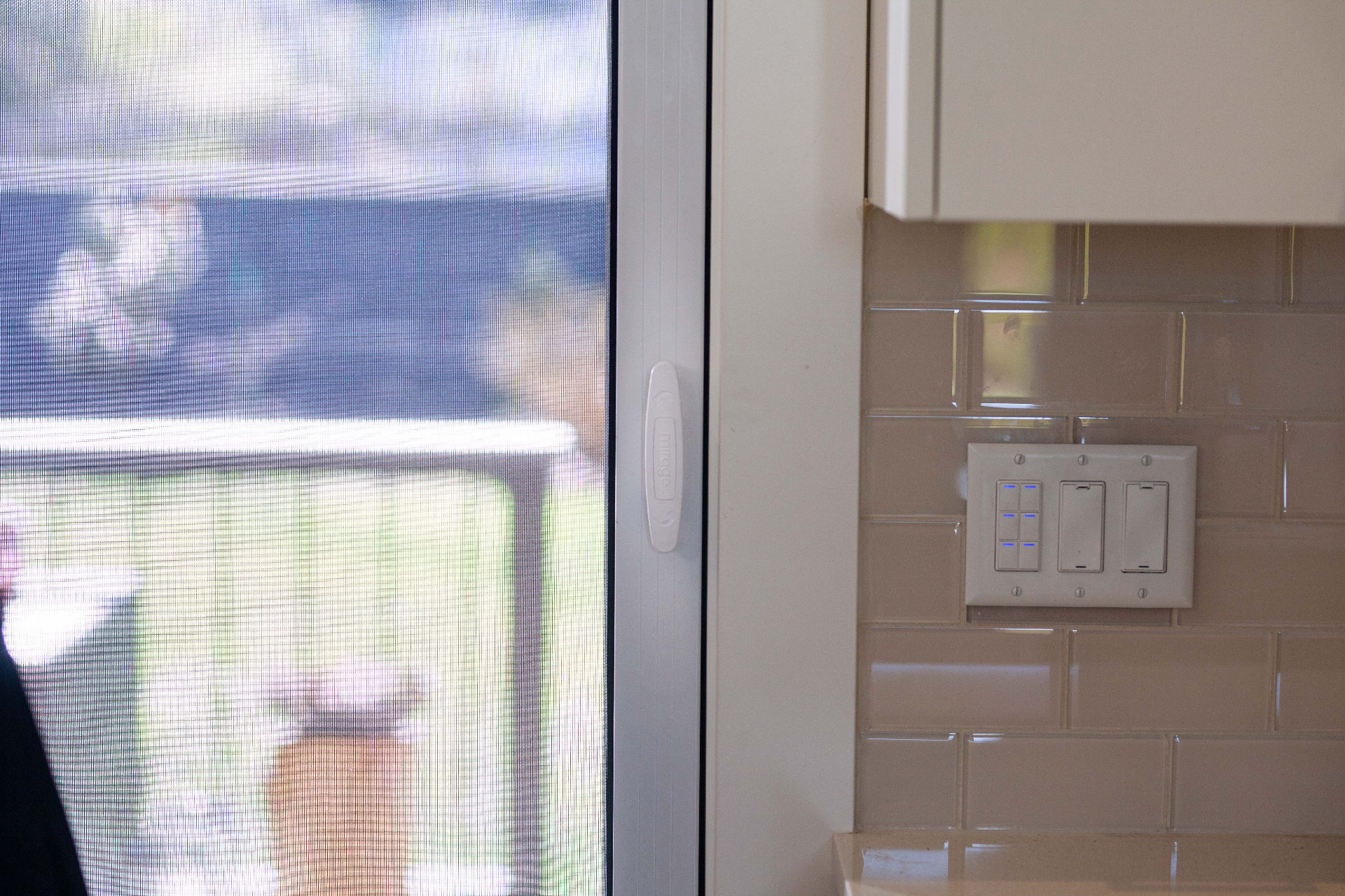 Mirage 3500 retractable screen installation with wall switch controls